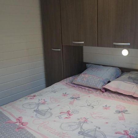 Gite Le Pixien D 4 A 6 Personnes 15 Min Charleville Poix-Terron Exterior photo